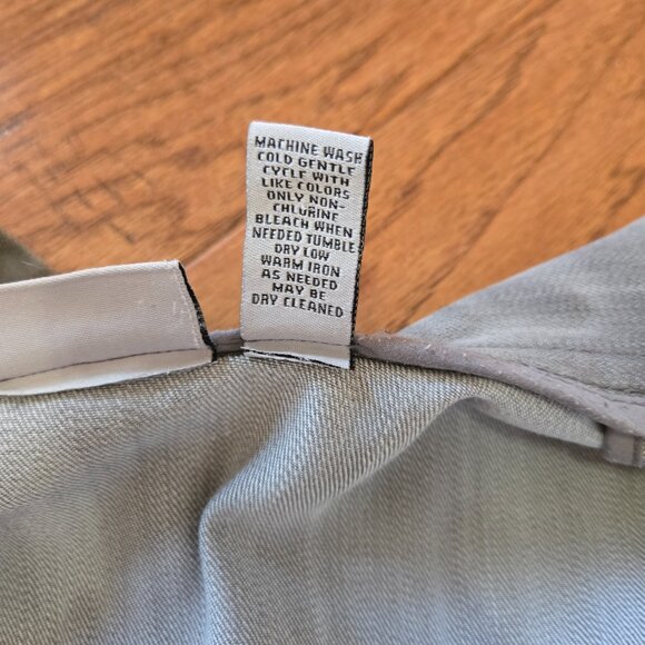 Chico's Platinum Women's Grey Ruffled Long Sleeve Stretch Jacket Size 1 - Picture 5 of 5